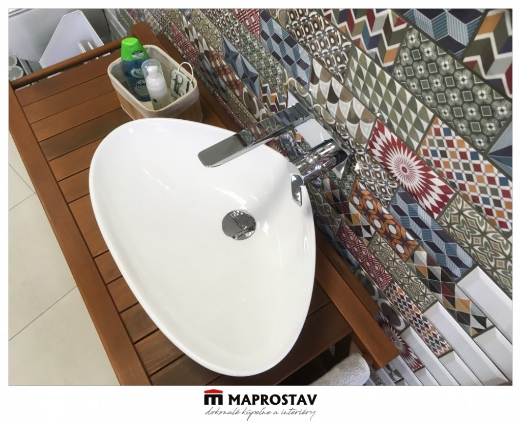 Kúpeľňové štúdio MAPROSTAV umývadlová miska DURAVIT, farebný obklad mozaika