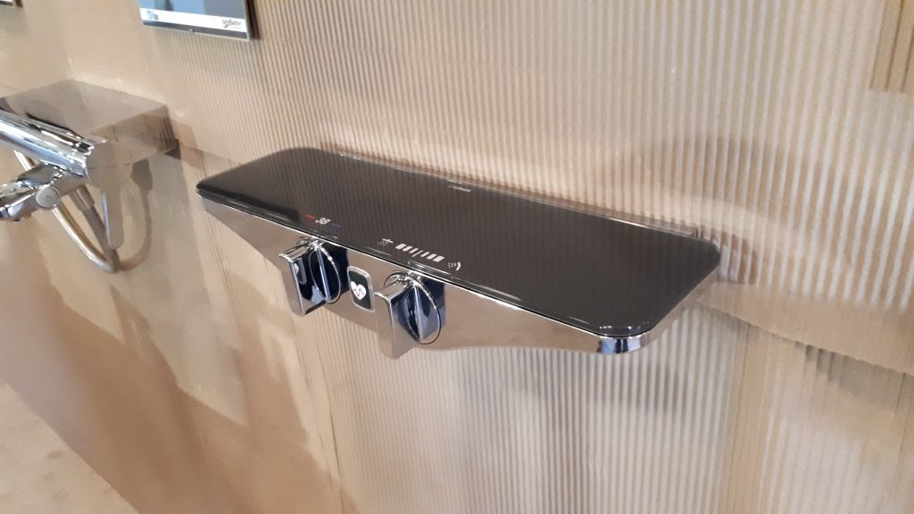 Výstava kúpeľní ISHsk MyBath 2019 sprchová batéria HANSA Emotion s funkciou Wellfit čierna